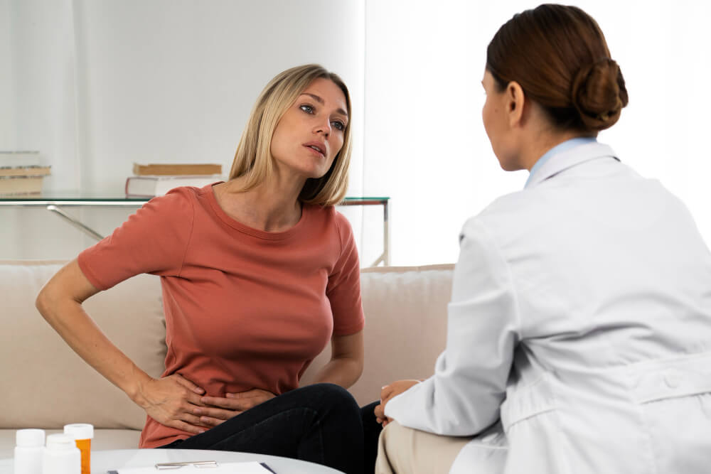 Femme en consultation chez le docteur