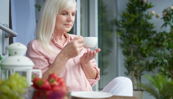 Ménopause : comment éviter la prise de poids grâce aux plantes ?
