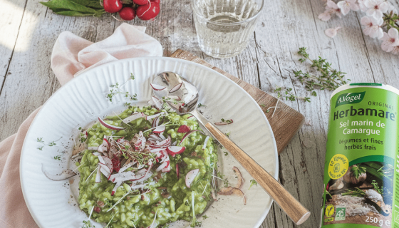 Recette de risotto printanier à l'ail des ours et aux radis A.Vogel France