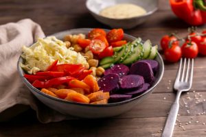 Assiette de légume variée et colorée
